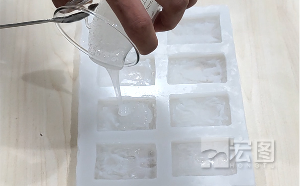 硅膠模具能倒液體硅膠嗎？